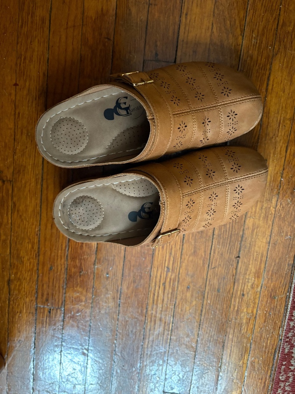 Clogs - Picture 9 of 9